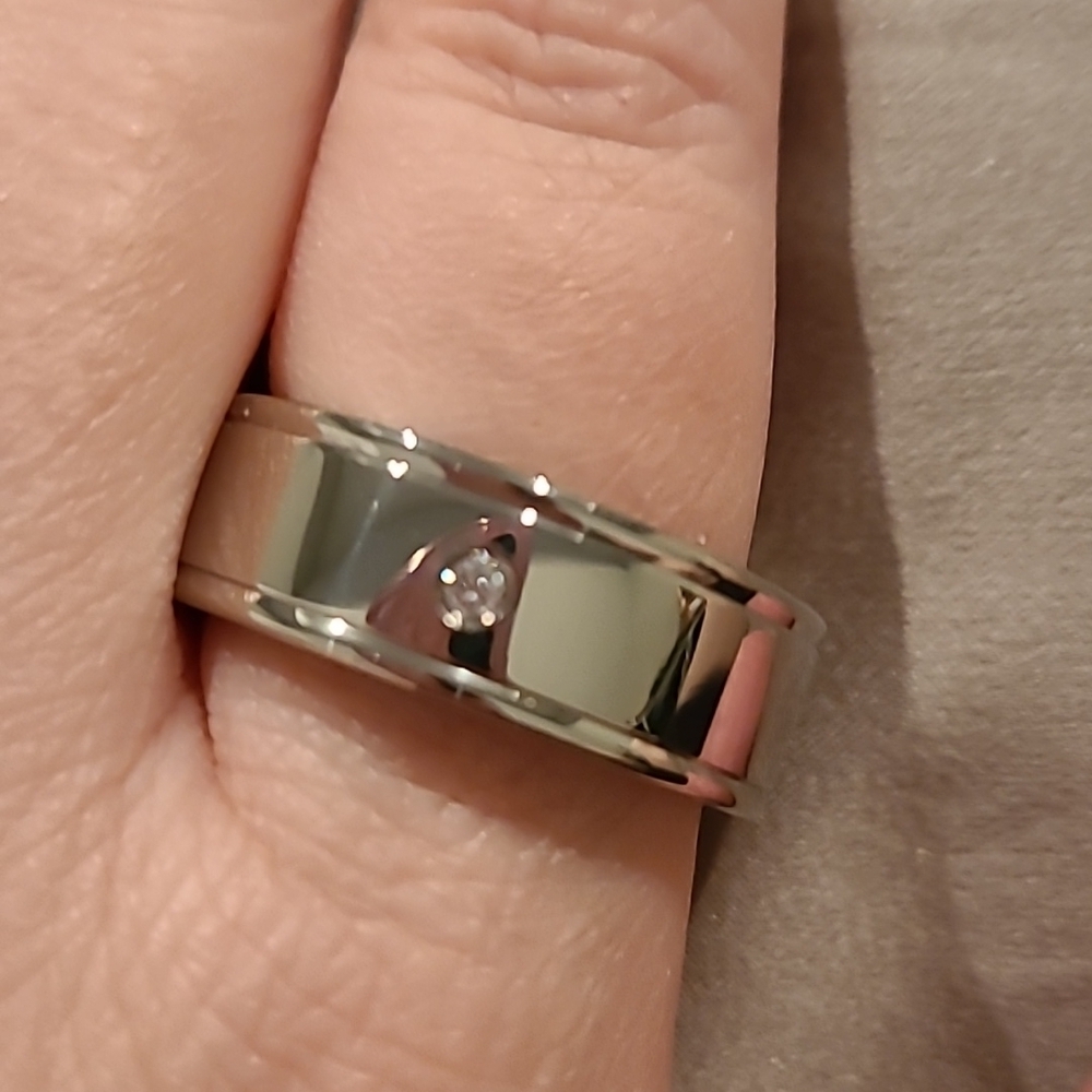 Simple stainless steel cubic zirconia inlay ring